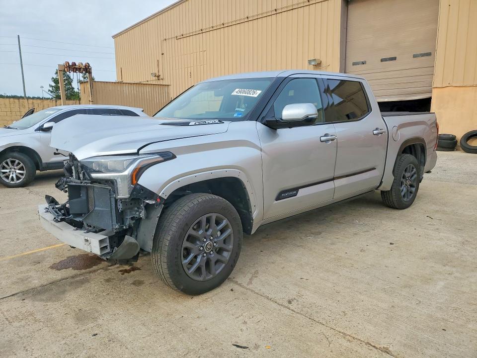 2023 Toyota Tundra Platinum HV