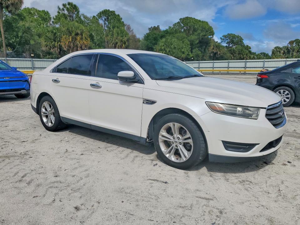2014 Ford Taurus sel