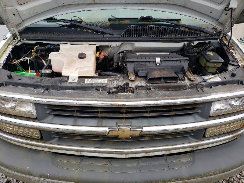 2001 Chev Roadtrk RV