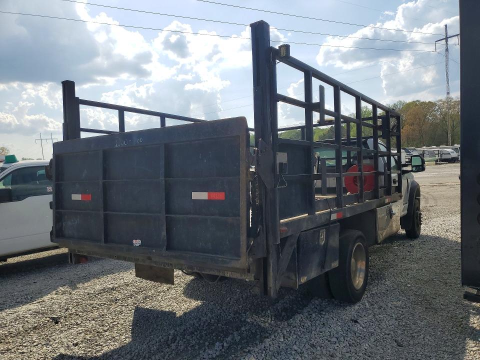 2017 Ford F550 Super Duty Flatbed Truck