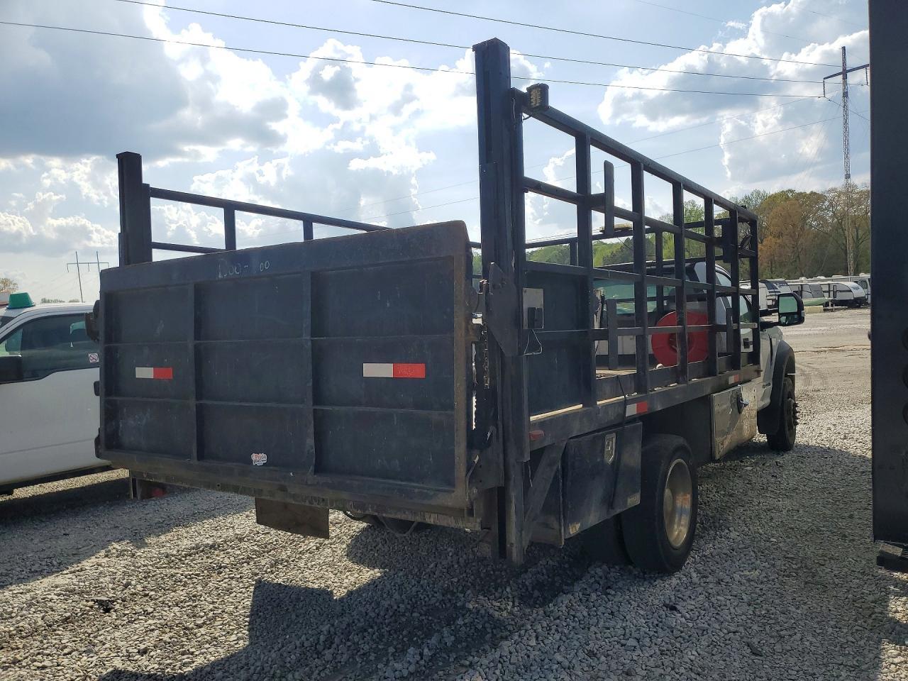 2017 Ford F550 Super Duty Flatbed Truck