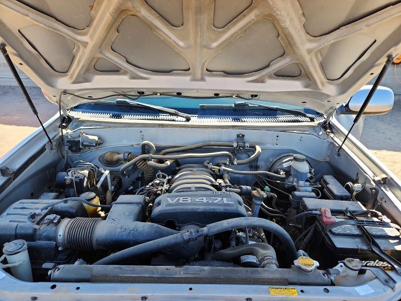 2005 Toyota Sequoia SR5