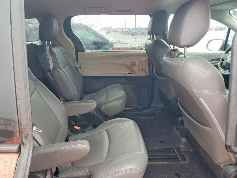 2022 Toyota Sienna le