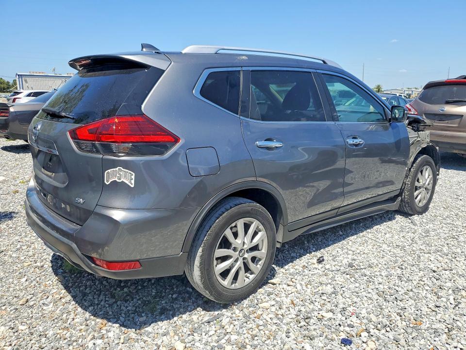 2017 Nissan Rogue sv