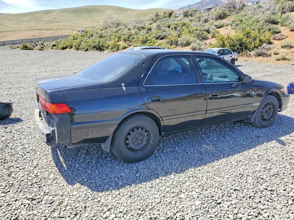 2000 Toyota Camry le