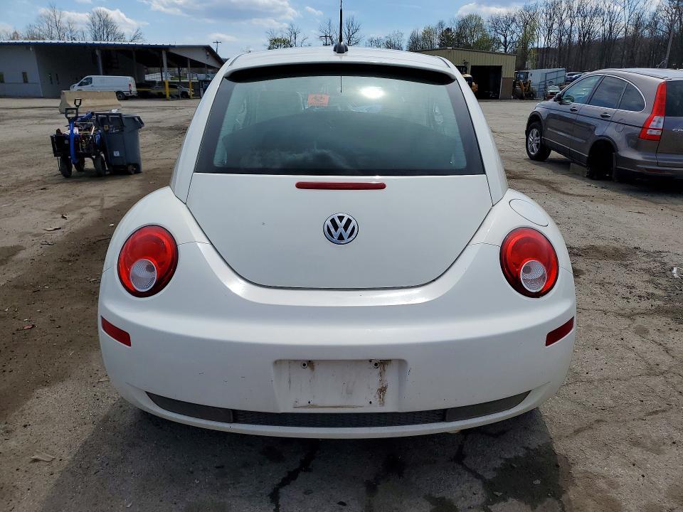 2008 Volkswagen New Beetle Triple White