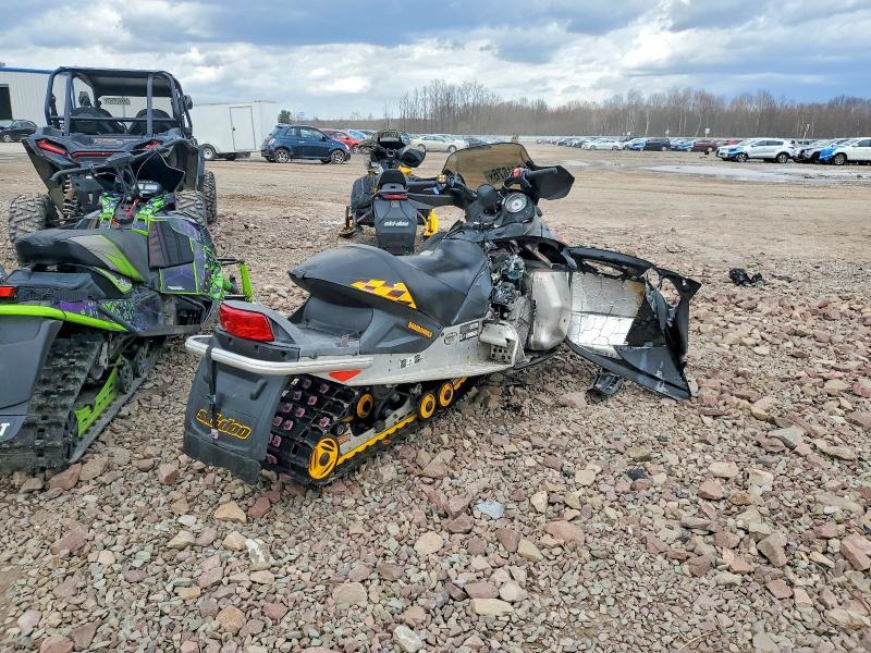 2004 Skidoo 600CC
