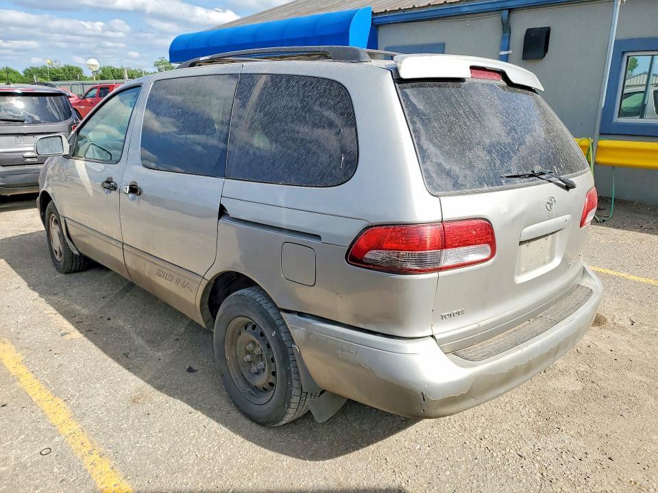 2002 Toyota Sienna xle