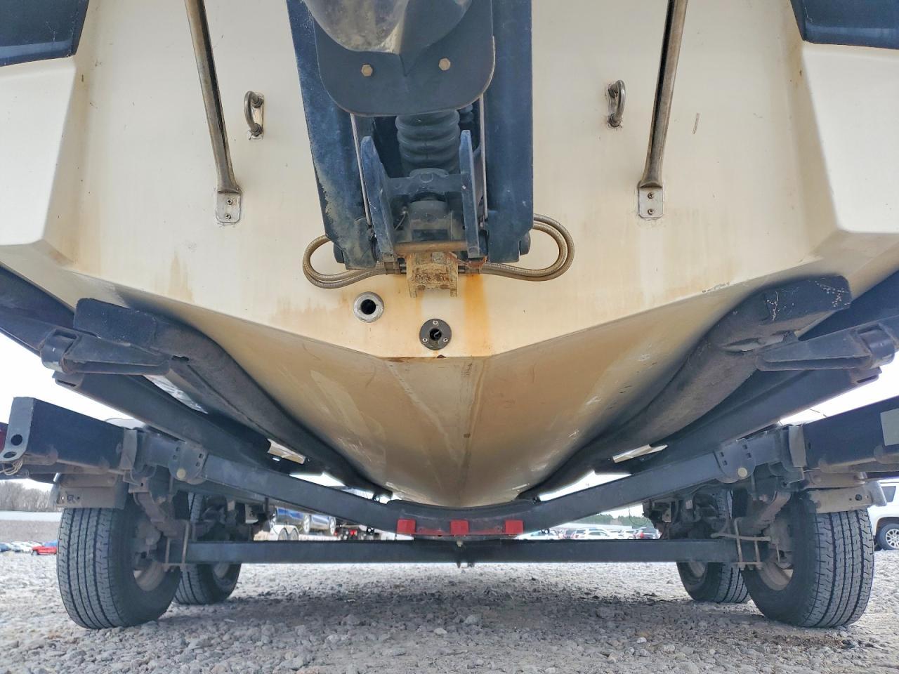 2006 Unknown Nauticstar 210 IO Deck