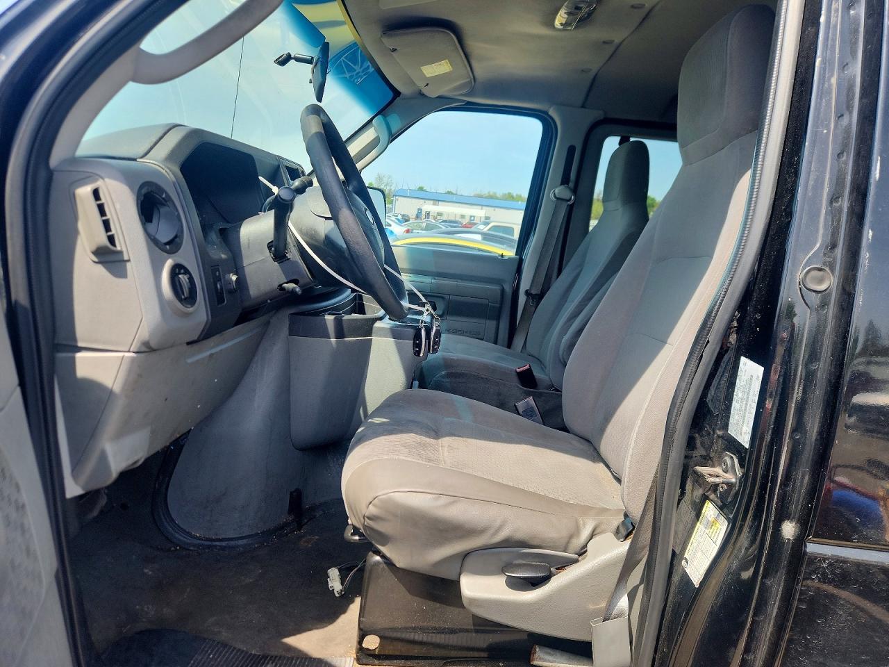 2010 Ford Econoline E350 Super Duty Wagon