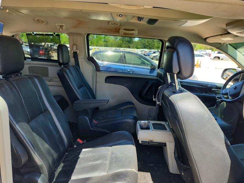 2013 Chrysler Town & Country Touring