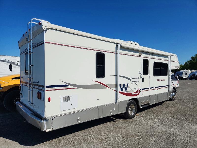 2005 Winnebago Minnie RV