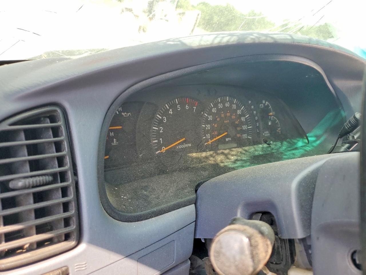 2002 Toyota Tundra SR5 V8