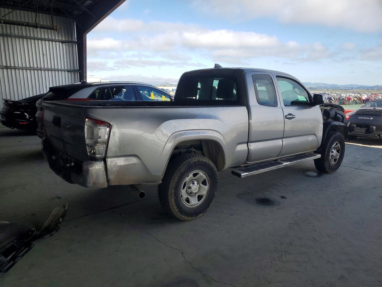 2017 Toyota Tacoma SR