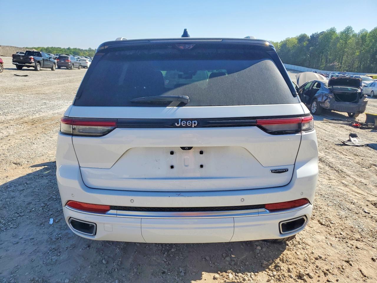 2023 Jeep Grand Cherokee Summit