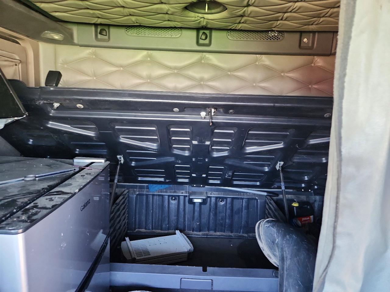 2011 Freigliner Cascadia 125