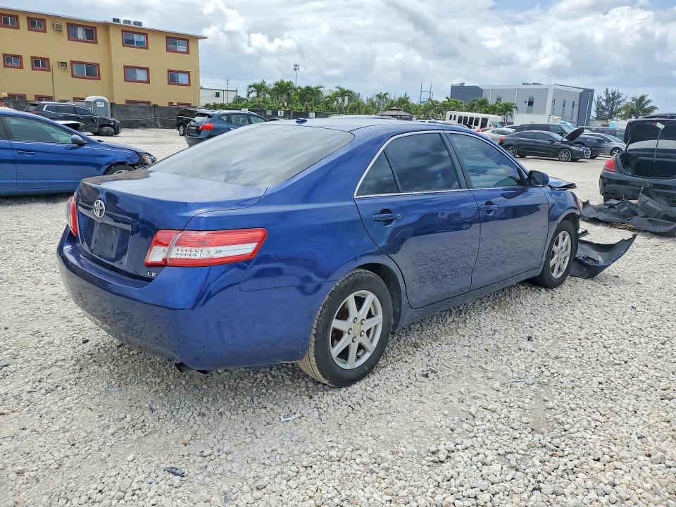 2010 Toyota Camry le