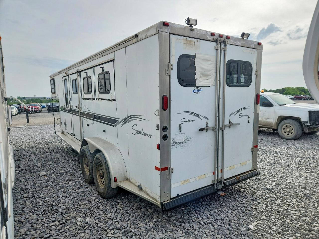 2004 Sundowner Horse Trailer