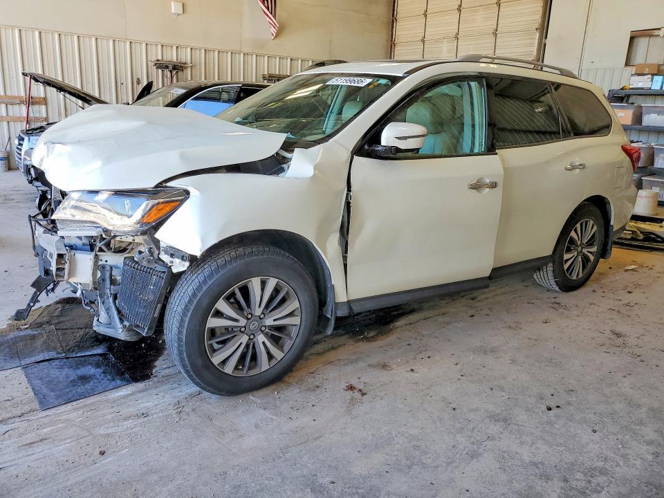 2017 Nissan Pathfinder sl