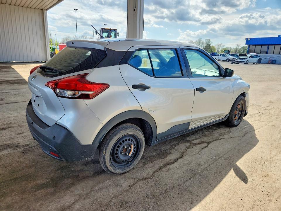 2020 Nissan Kicks s