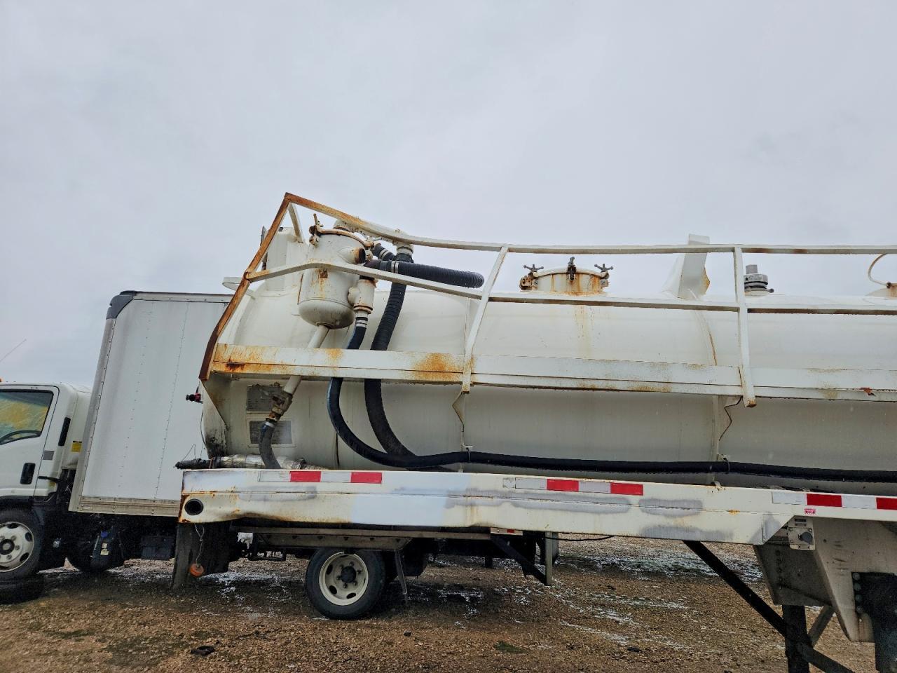 2014 Overland Fuel Tank Trailer