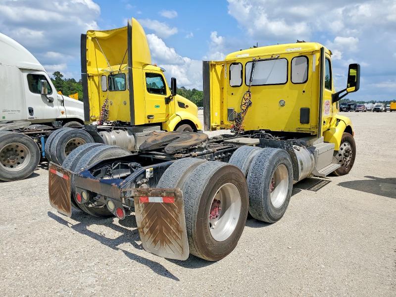 2017 Peterbilt 579 Semi Truck