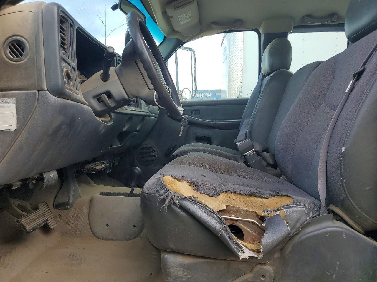 2005 GMC Sierra Flatbed Truck