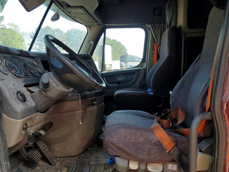 2015 Freigliner 2015 Freightliner Cascadia 125 Semi Truck