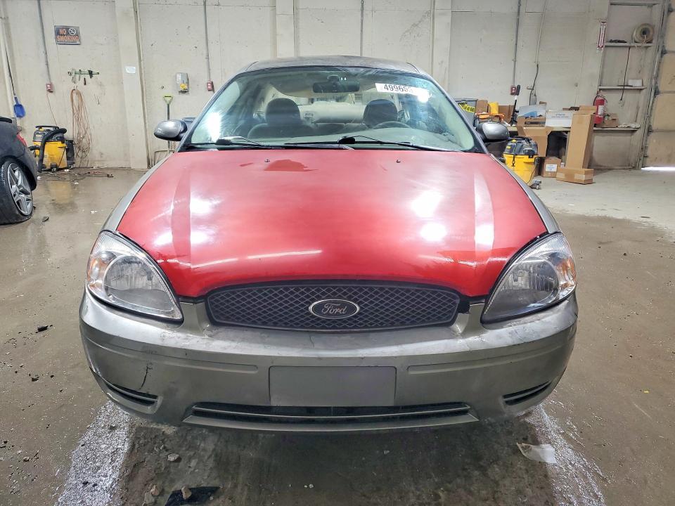 2004 Ford Taurus se