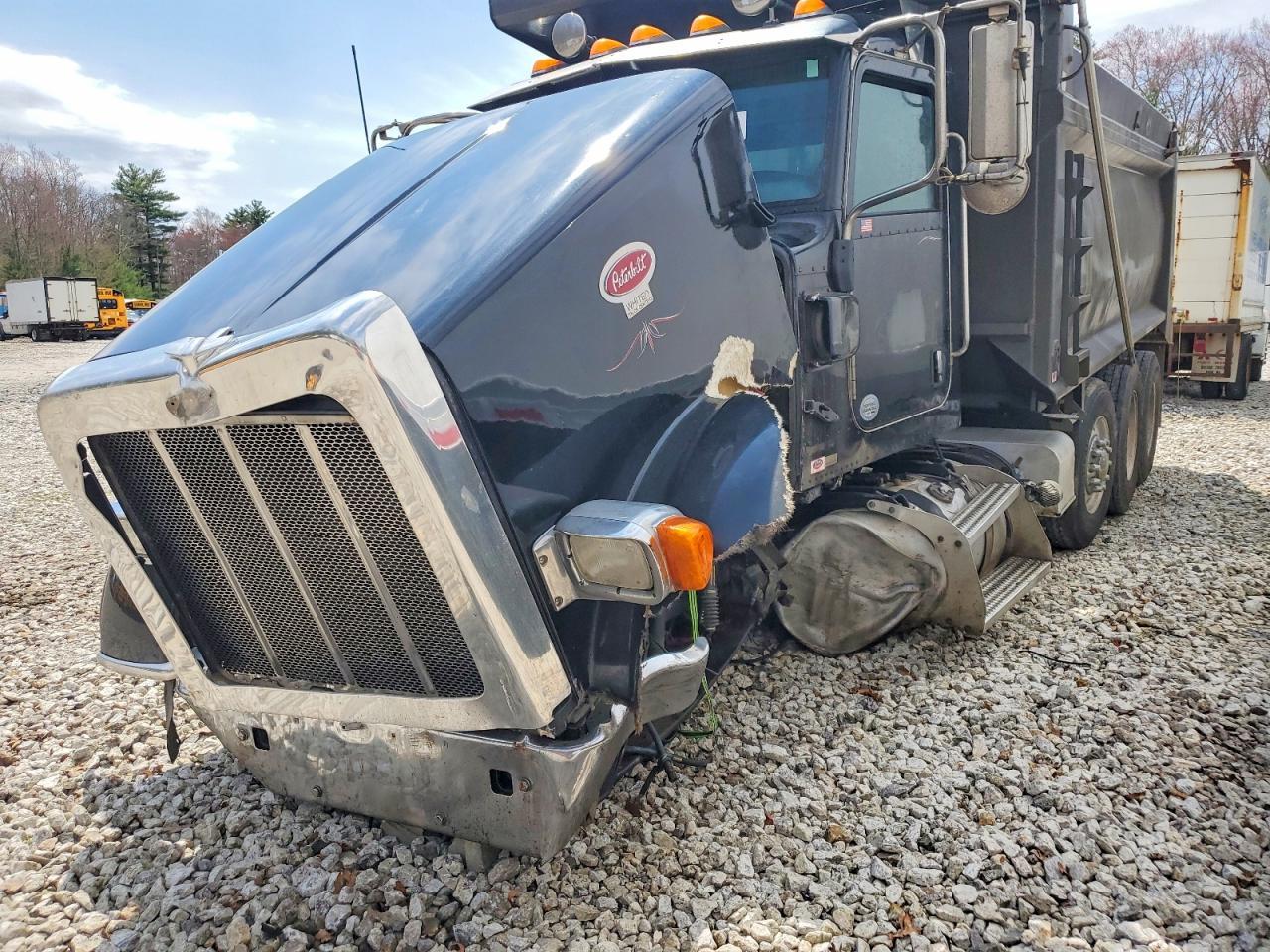 2014 Peterbilt 365 Dump Truck