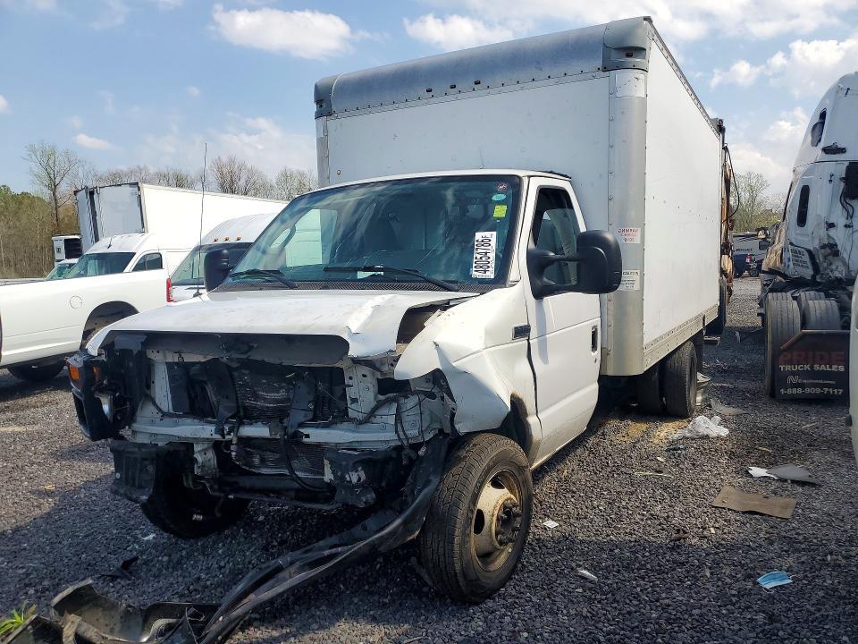 2016 Ford Econoline E350 Super Duty Cutaway Van