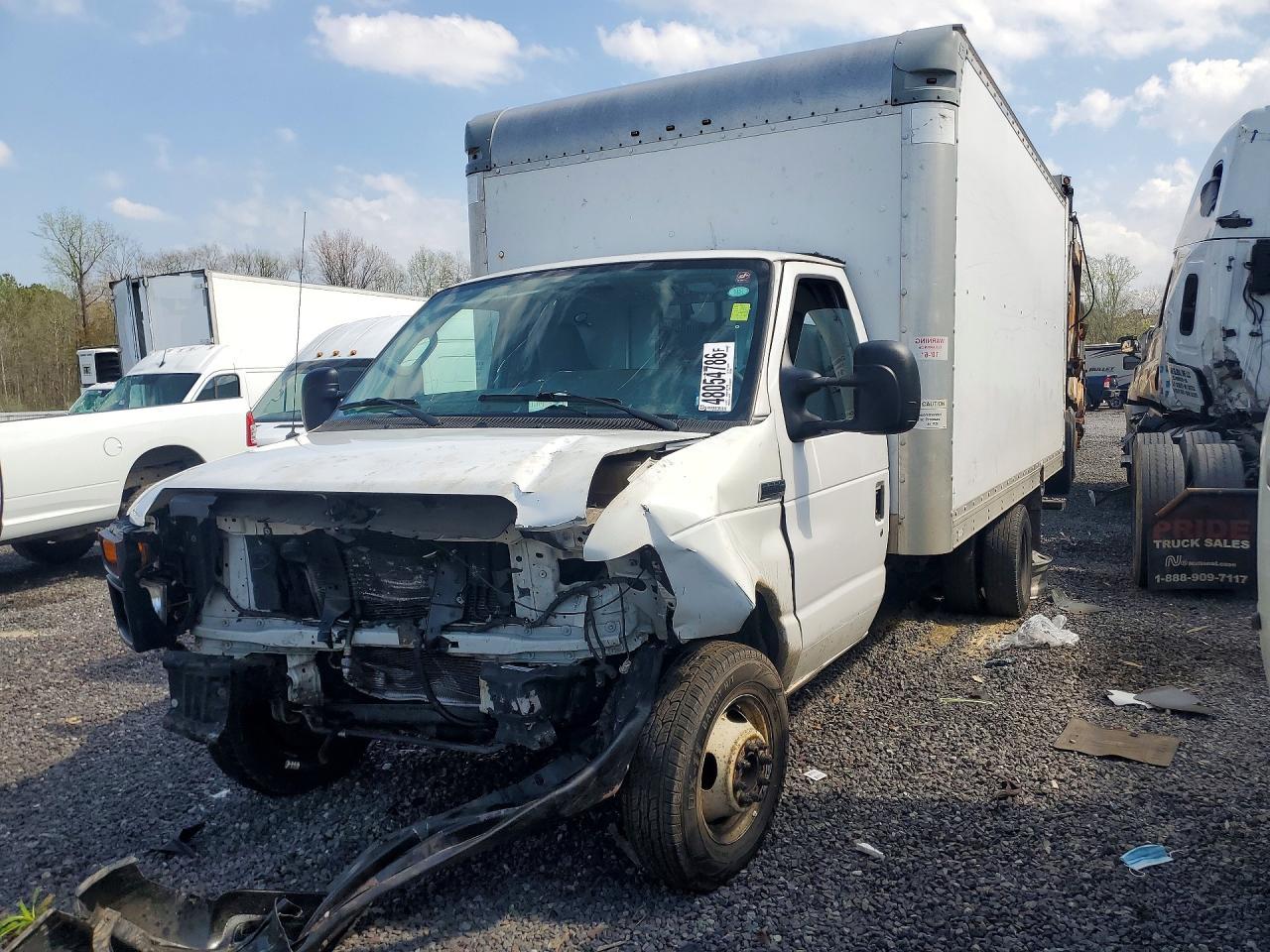 2016 Ford Econoline E350 Super Duty Cutaway Van