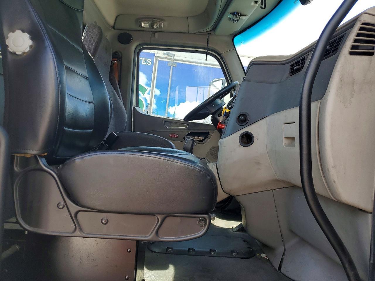 2018 Peterbilt 579 Semi Truck