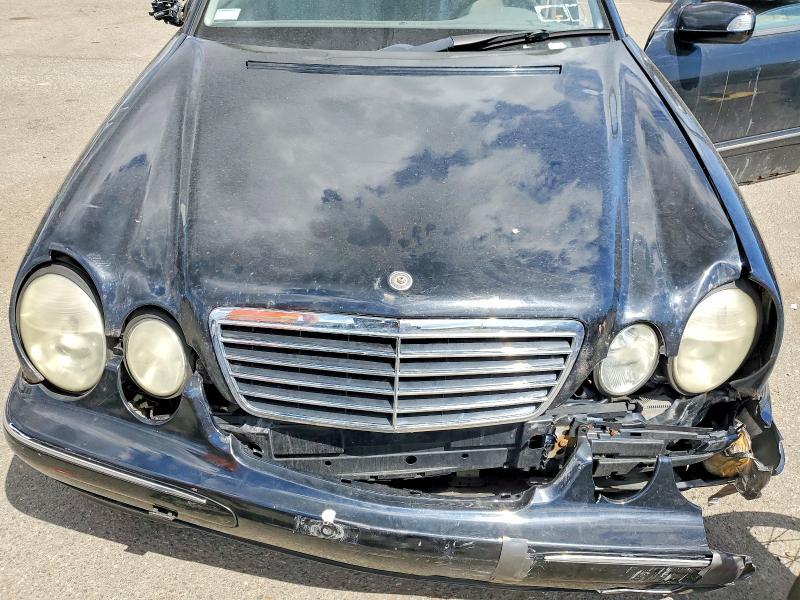 2001 Mercedes-Benz E 320