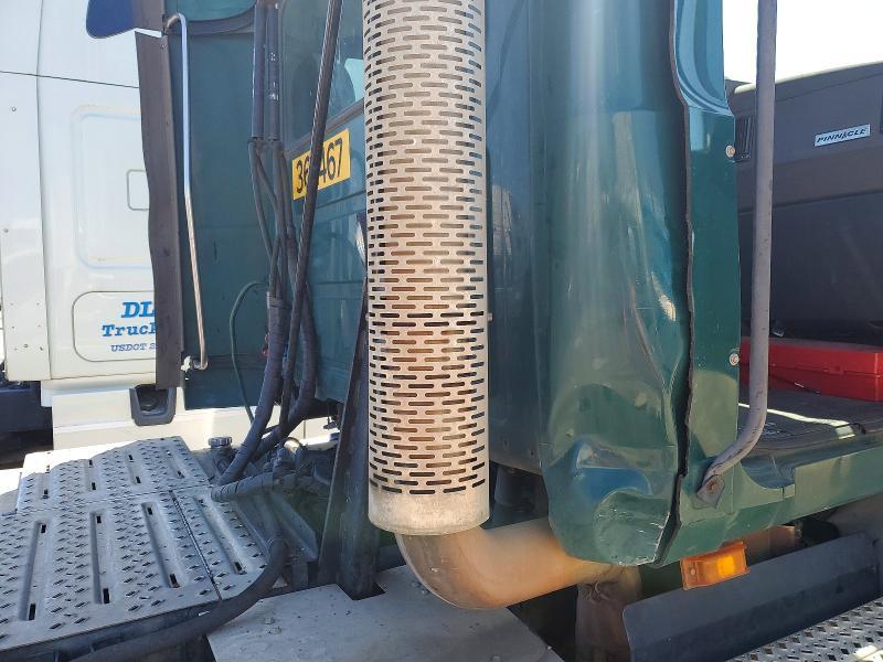 2017 Mack CXU612 Semi Truck