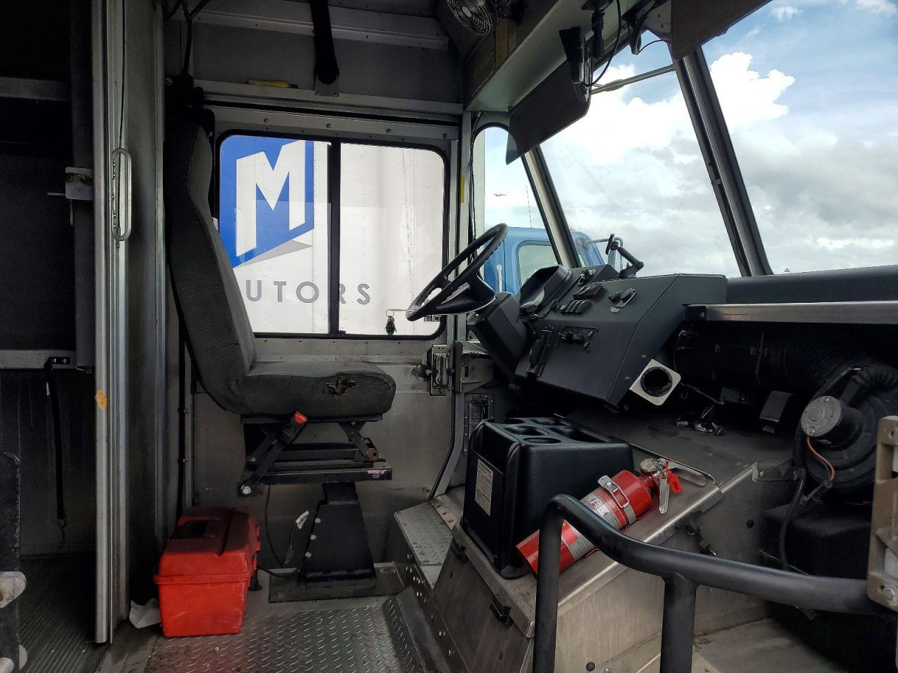 2020 Freightliner MT45G Chassis Delivery Truck