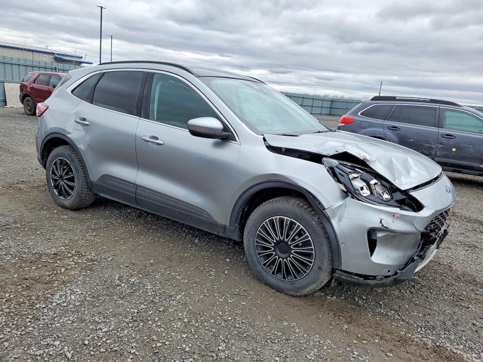 2021 Ford Escape Titanium