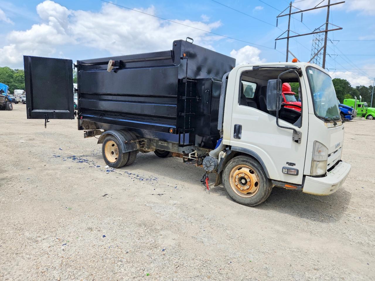 2015 Isuzu NPR HD