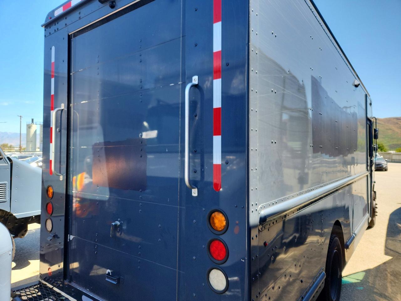 2021 Freightliner MT45G Chassis Delivery Truck