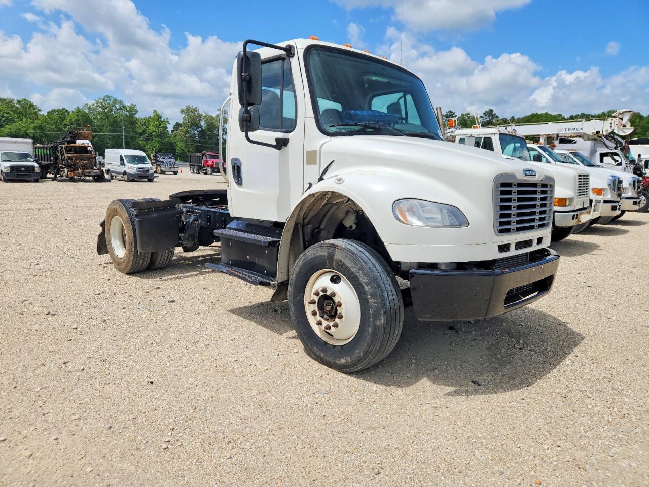 2020 Freightliner Business Class M2 Semi Truck