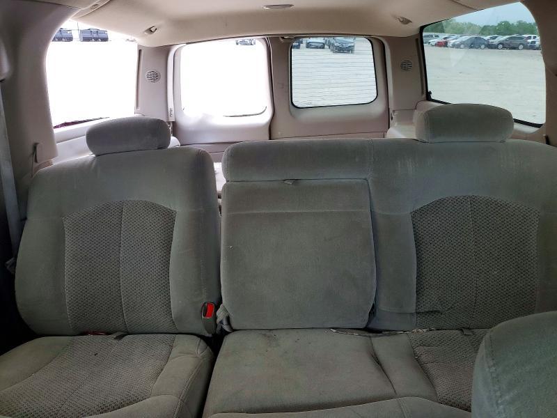 2002 Chevrolet Suburban C1500