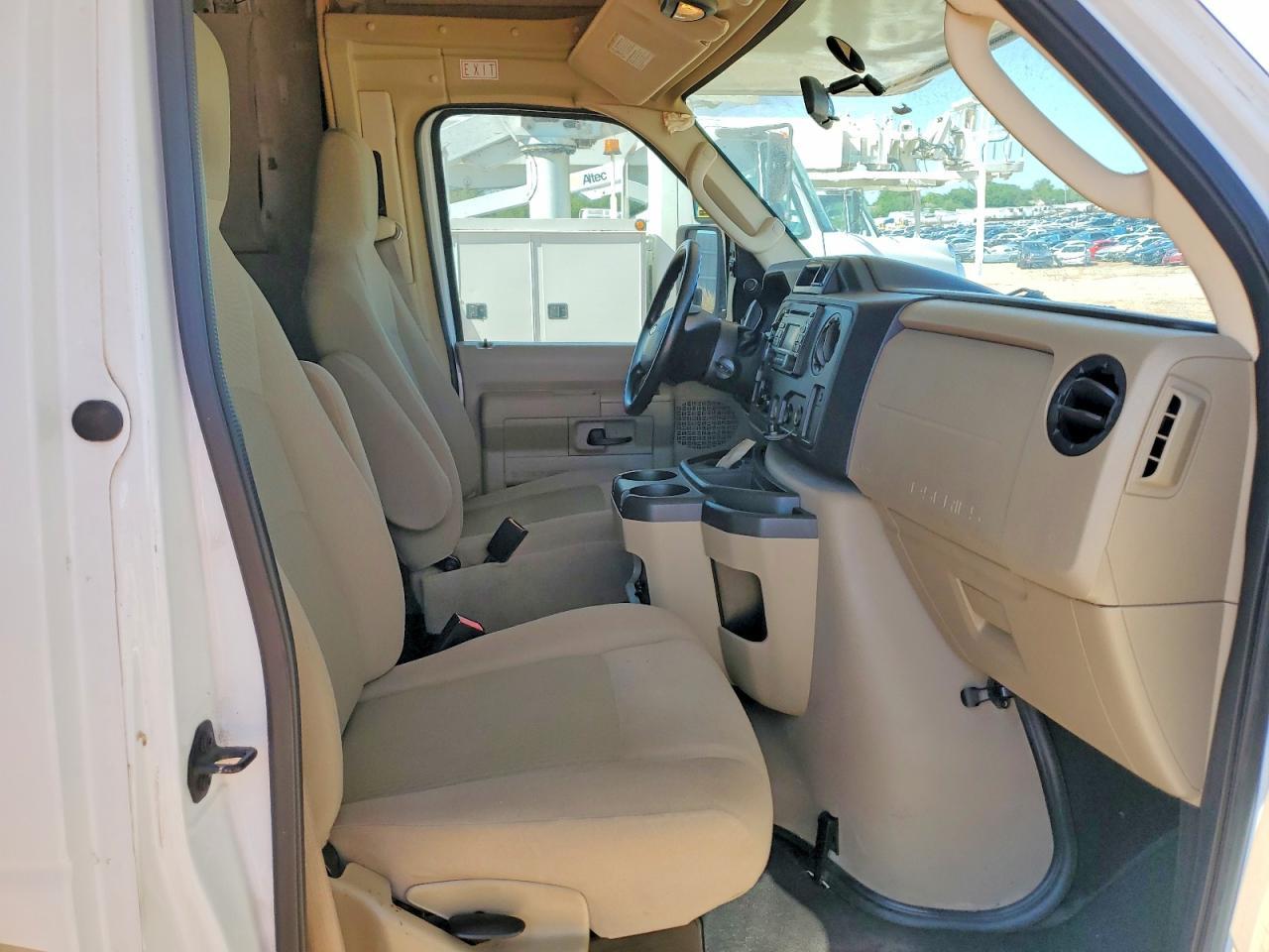 2012 Coachmen Leprechaun RV