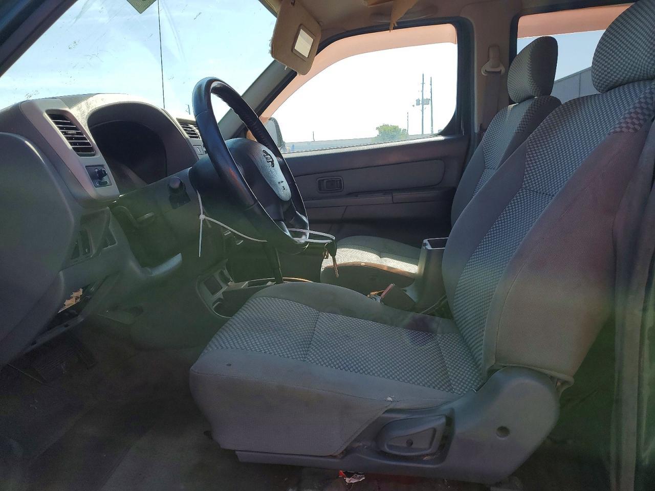 2001 Nissan Frontier XE