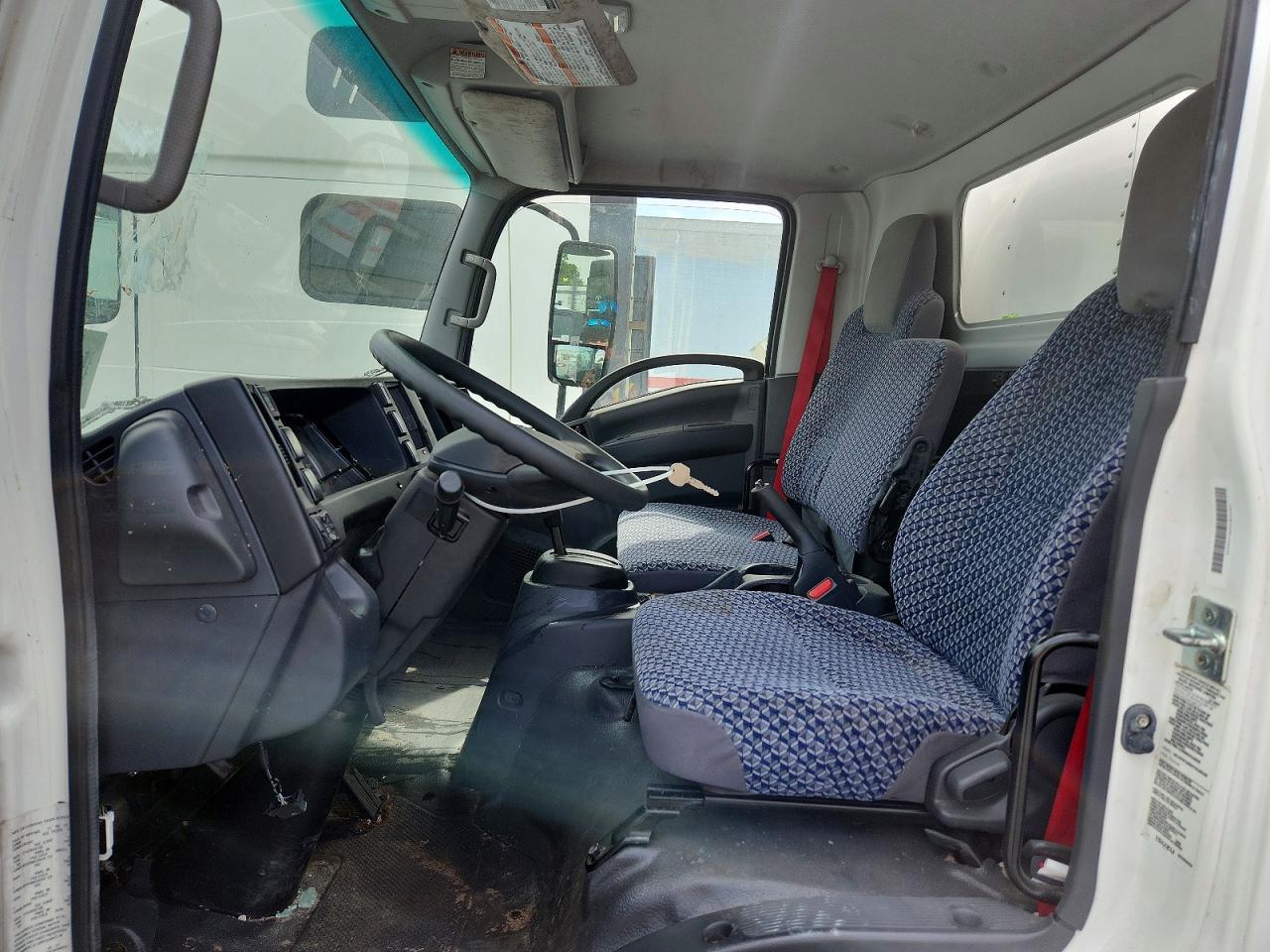 2022 Isuzu NPR HD BOX Truck