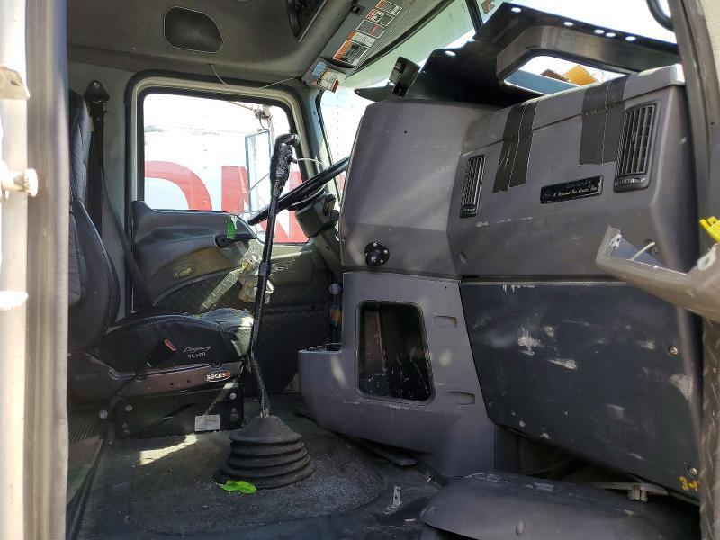 2010 Mack Cxu613 Semi Truck