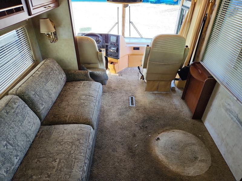 2001 Winnebago Motorhome
