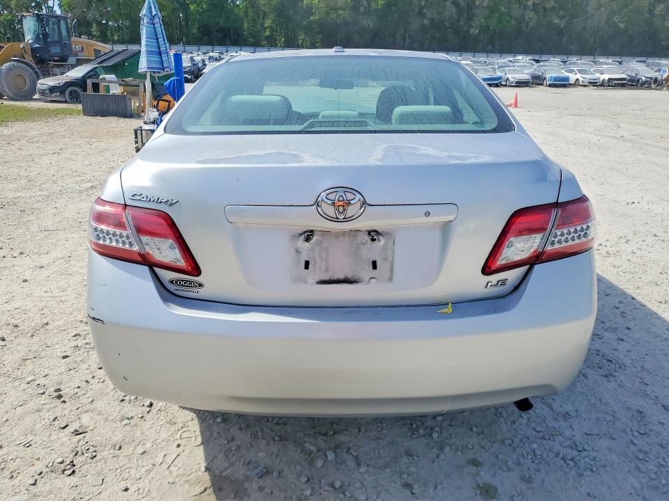 2011 Toyota Camry le