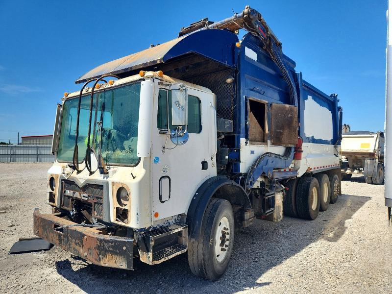 2016 Mack 600 Mru600