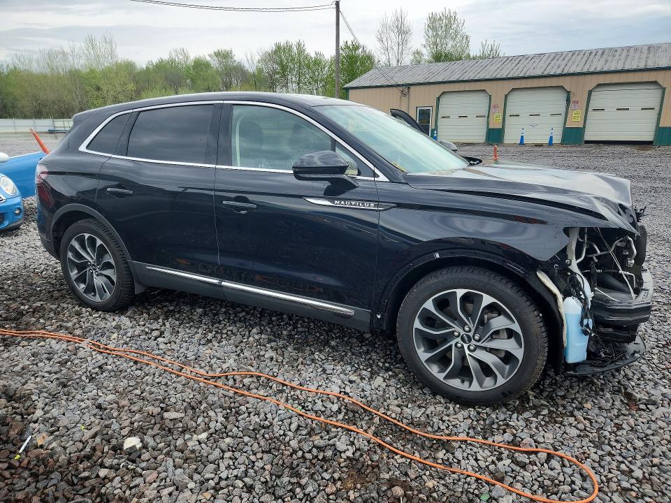 2021 Lincoln Nautilus Reserve