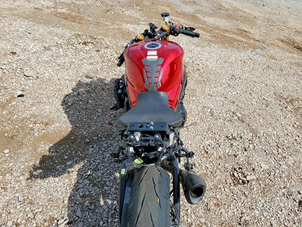 2025 Suzuki GSX-R1000 R